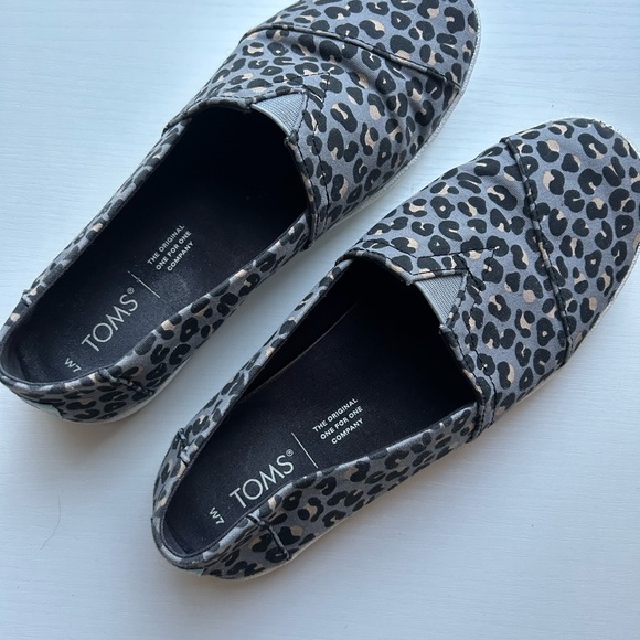 Toms Shoes - Picture 2 of 2